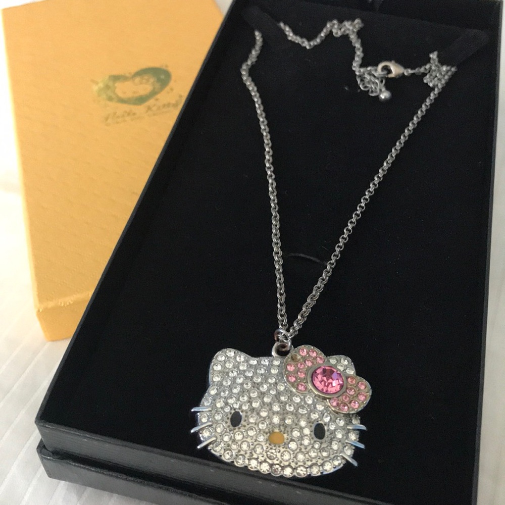 Hello Kitty Sanrio necklace ♥️💎